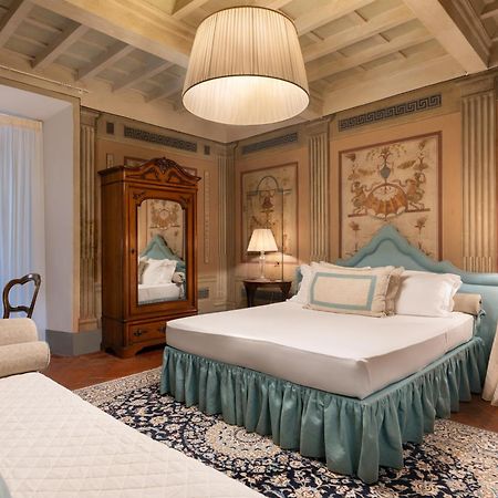 Piazza Pitti Palace - Residenza D'Epoca Bed & Breakfast Florence Exterior photo