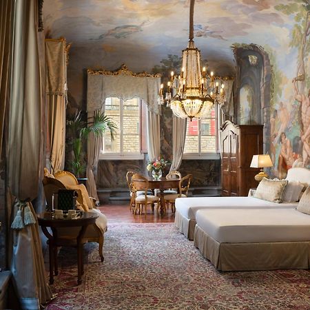 Piazza Pitti Palace - Residenza D'Epoca Bed & Breakfast Florence Exterior photo