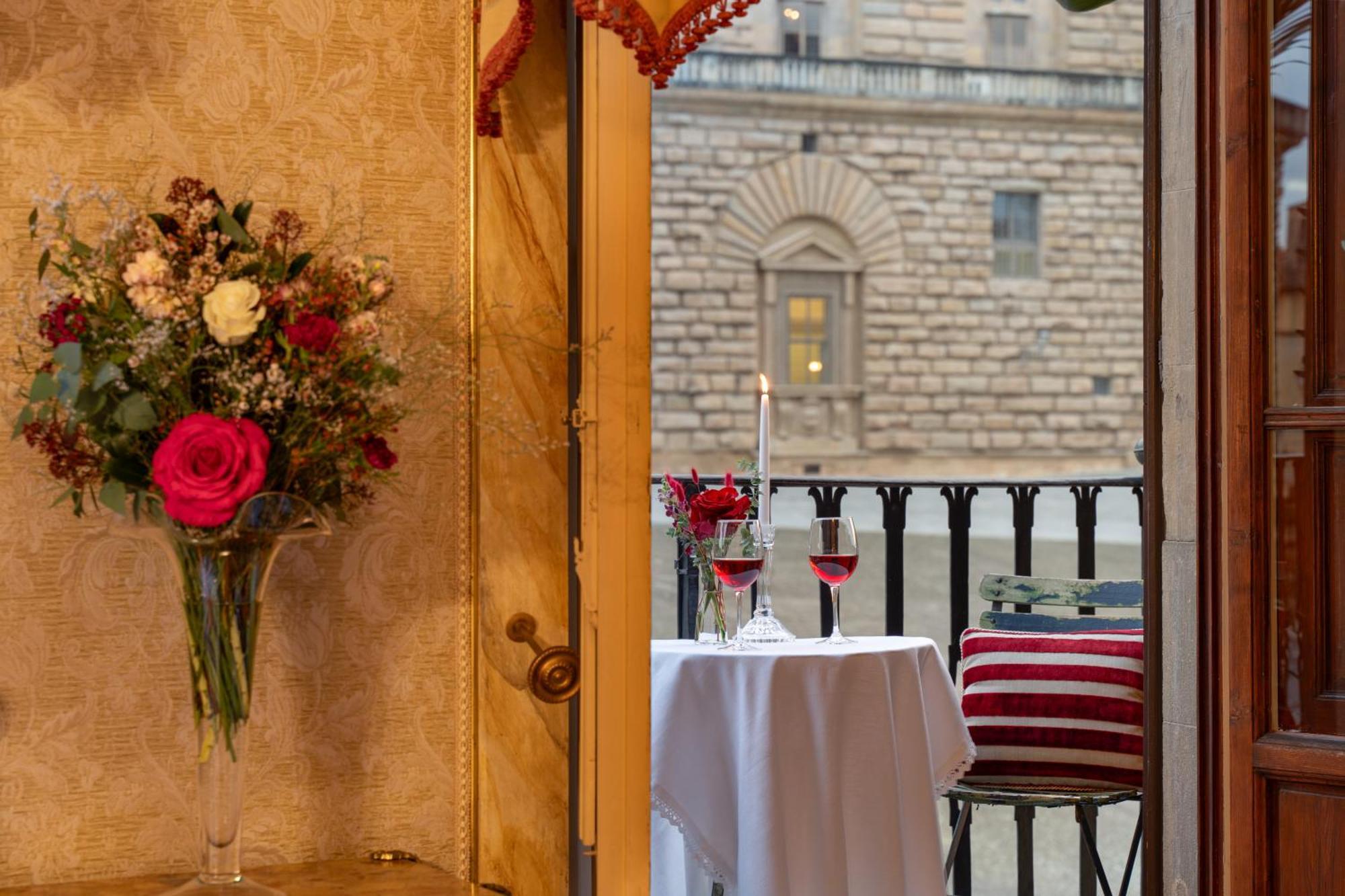 Piazza Pitti Palace - Residenza D'Epoca Bed & Breakfast Florence Exterior photo