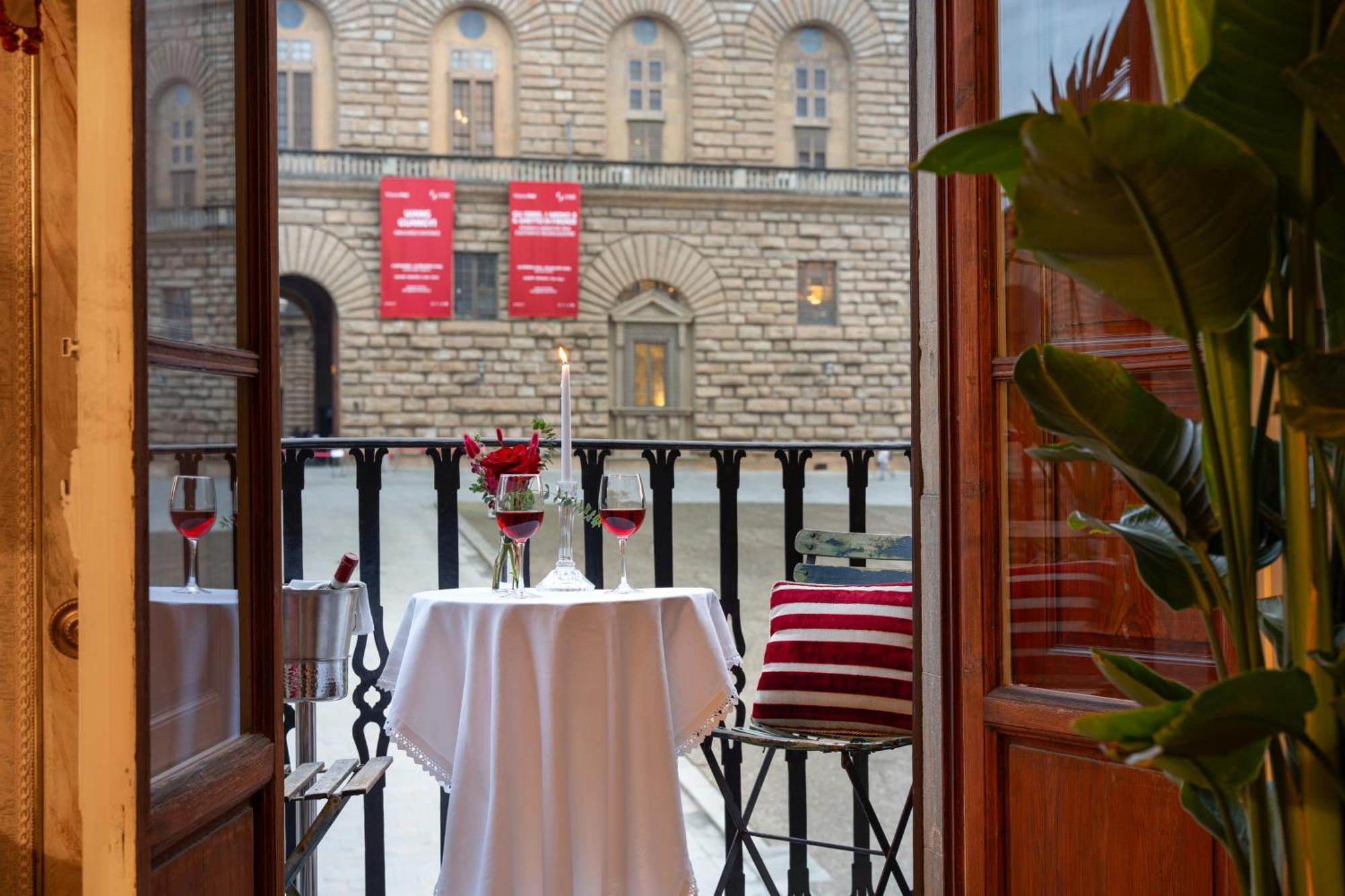 Piazza Pitti Palace - Residenza D'Epoca Bed & Breakfast Florence Exterior photo