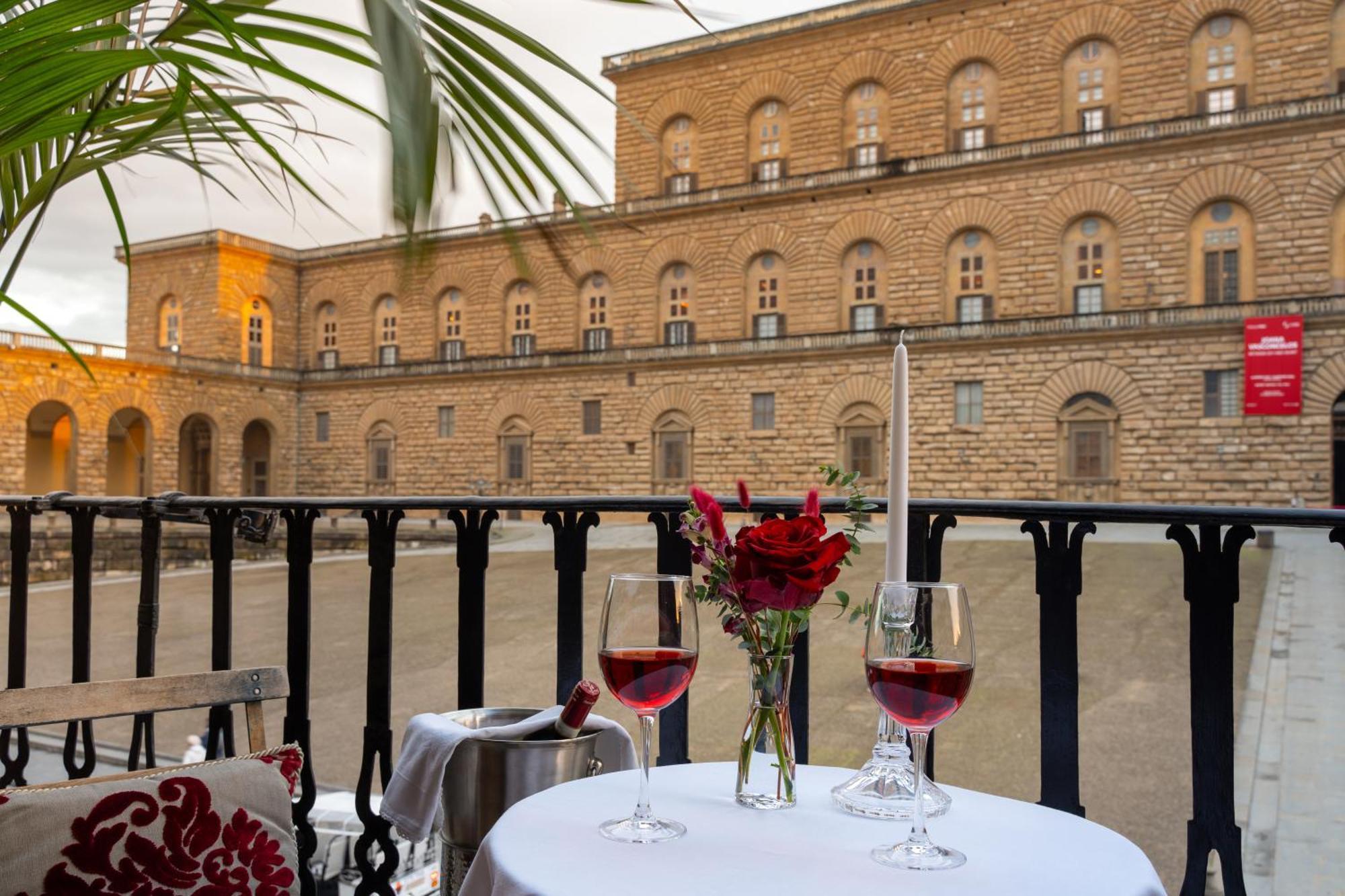 Piazza Pitti Palace - Residenza D'Epoca Bed & Breakfast Florence Exterior photo