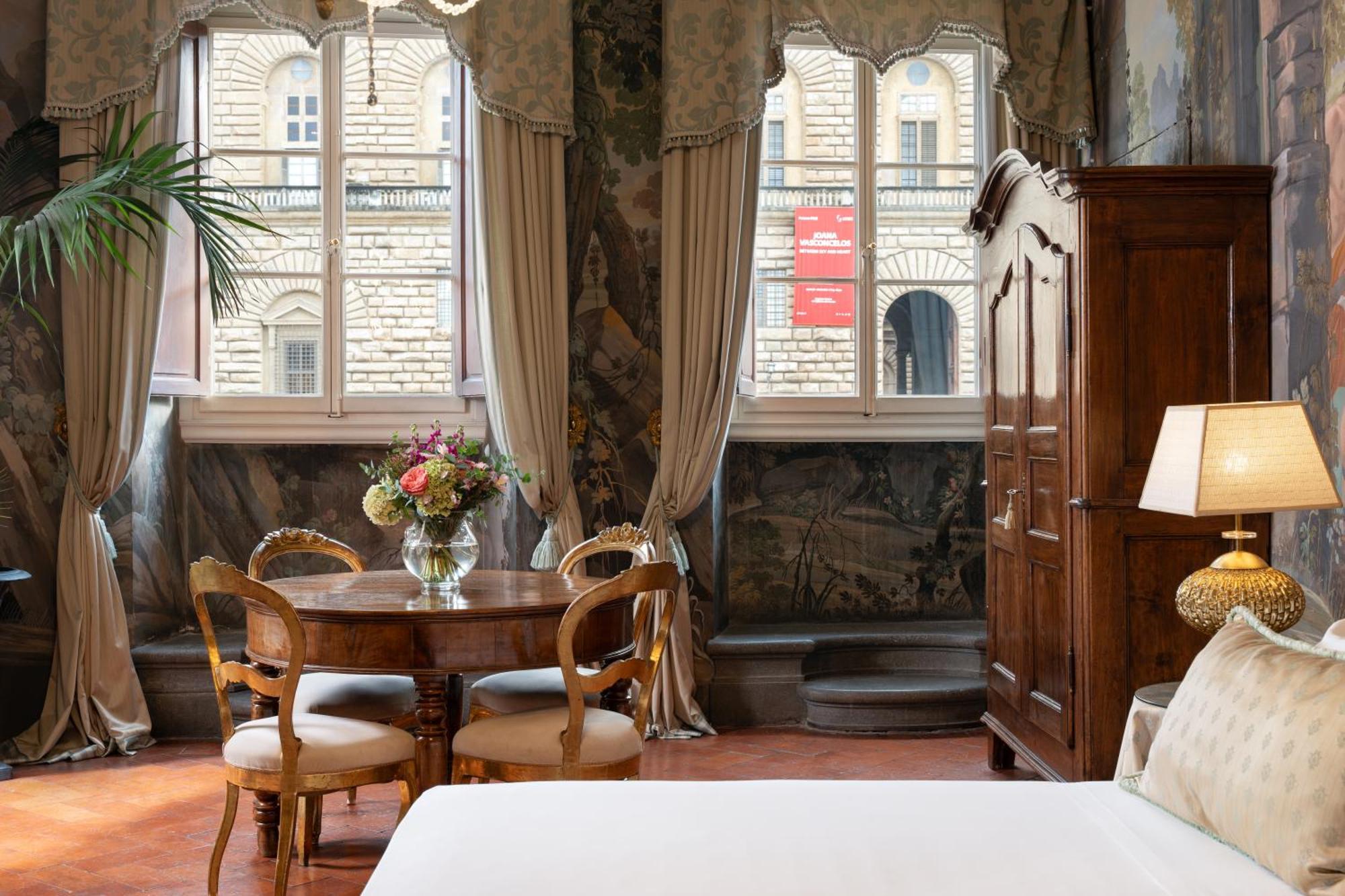 Piazza Pitti Palace - Residenza D'Epoca Bed & Breakfast Florence Exterior photo