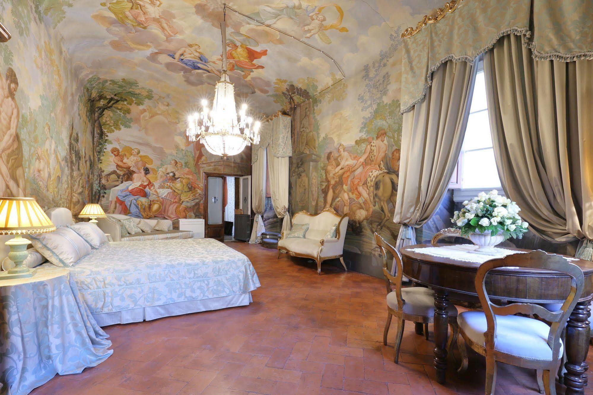 Piazza Pitti Palace - Residenza D'Epoca Bed & Breakfast Florence Exterior photo